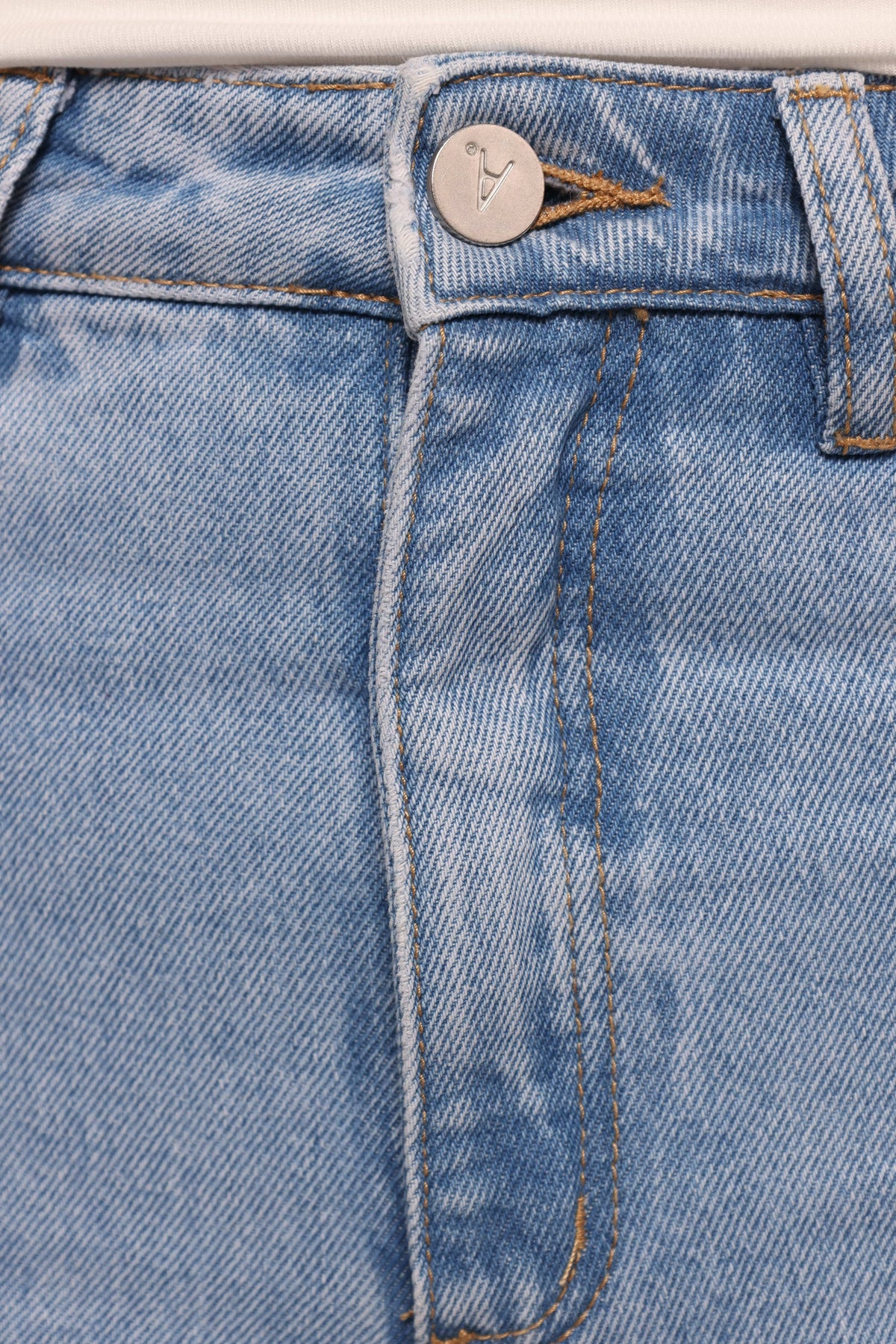 Abrand 94 High Wide Jeans in Kendall Wash - view 5