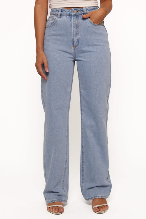 Abrand Carrie Jeans in Kendall Wash - view 2
