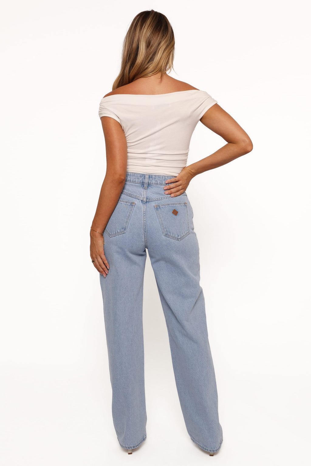 Abrand Carrie Jeans in Kendall Wash - view 4
