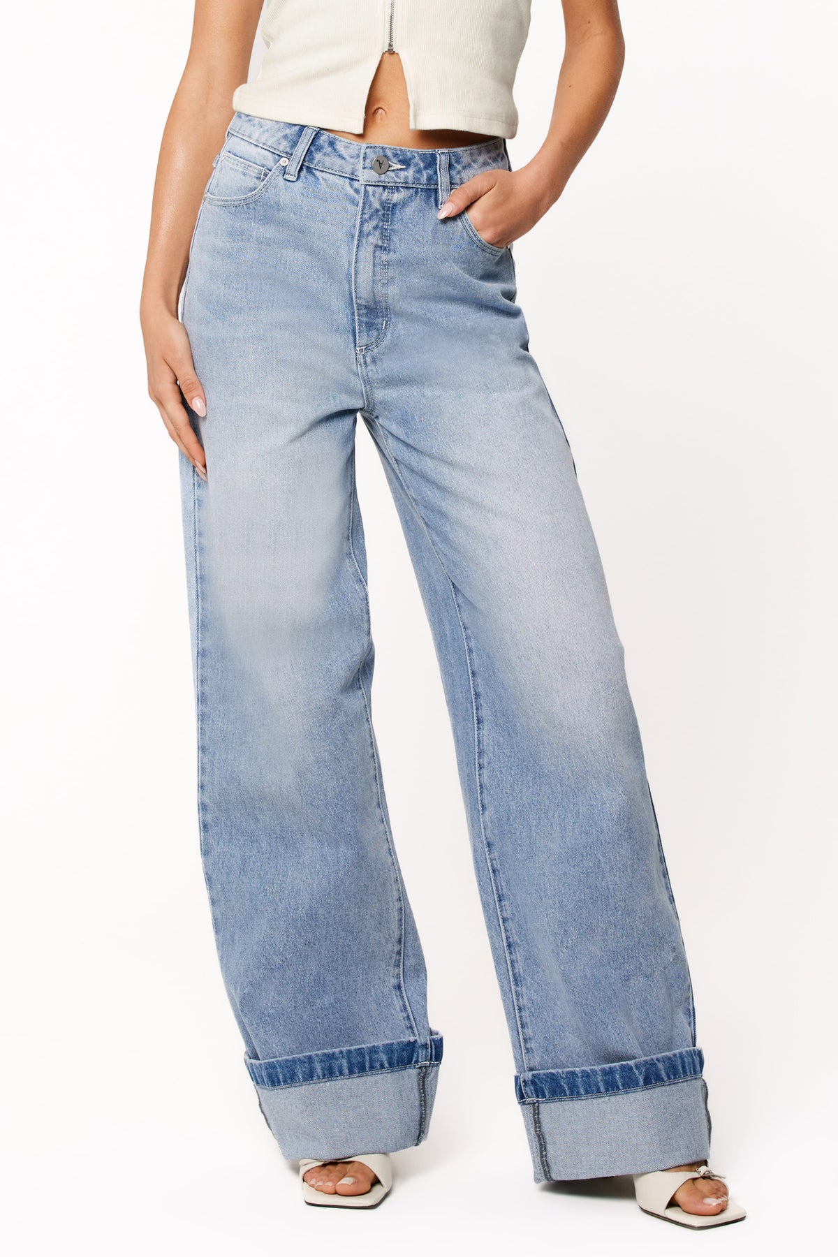 Abrand 94 High Wide Jeans in Jordan Worn Turn Up - view 1