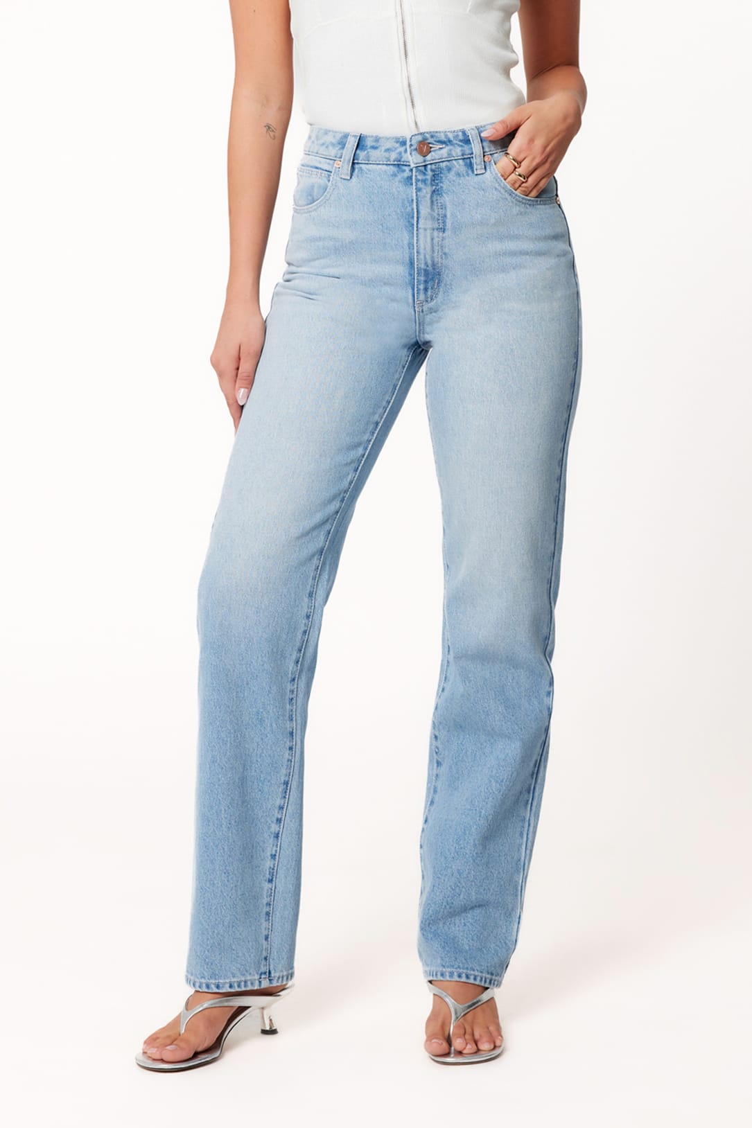 Abrand 94 Straight Jeans in Gia Wash - view 2