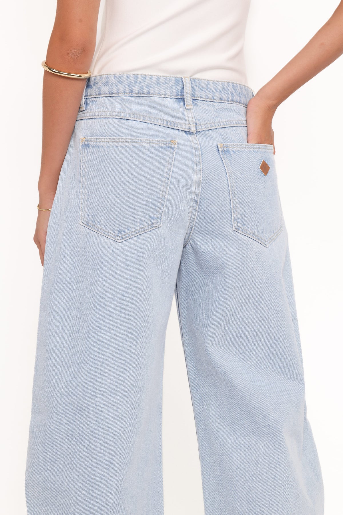 Abrand 95 Barrel Jeans in Kendall Wash - view 7